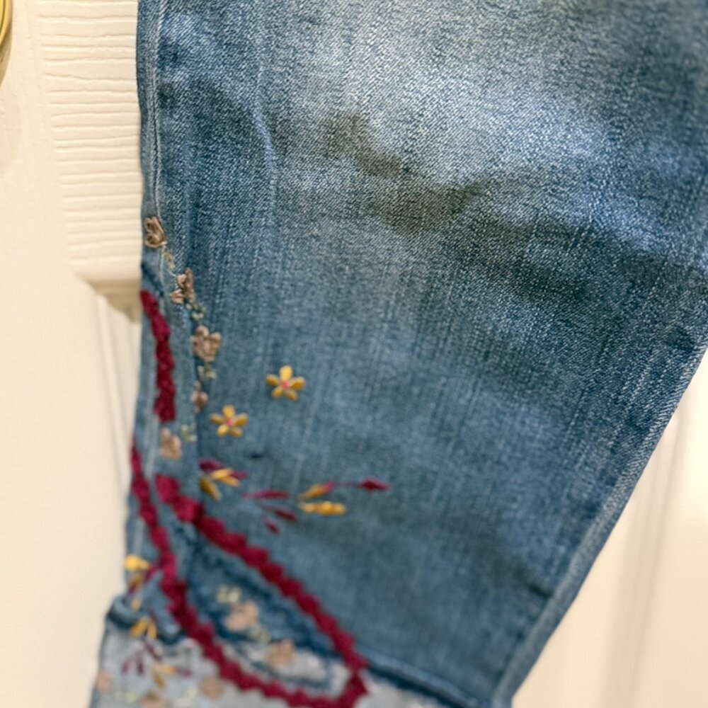 Women’s Size 12 Slim Crop Jeans – Embroidered Floral Design - Picture 3 of 6